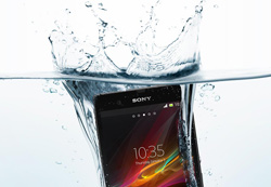 Sony Xperia ZR soll eineinhalb Stunden wasserdicht sein