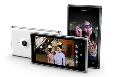 © 2013 Nokia Das Nokia Lumia 925 verfügt über einen Metallrahmen